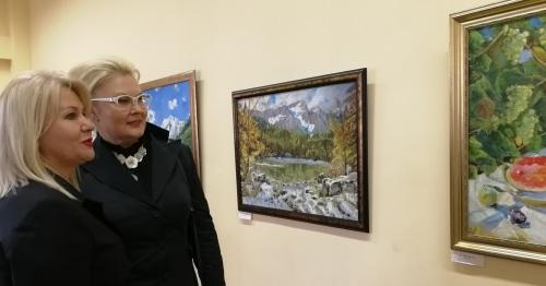 Посетители музея на открытии выставки художников Сочи, 17 ноября 2017 года. Фото: Светлана Кравченко для "Кавказского узла".