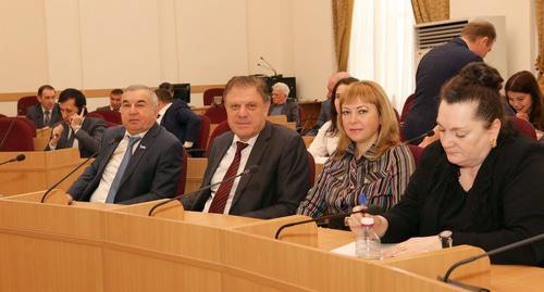 Депутаты в парламенте КБР. Фото http://parlament.kbr.ru/index.php?Page=foto&act=show_foto&id=157