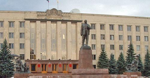 Здание администрации и памятник Ленину в Ставрополе. Фото: kudinov_dm https://ru.wikipedia.org