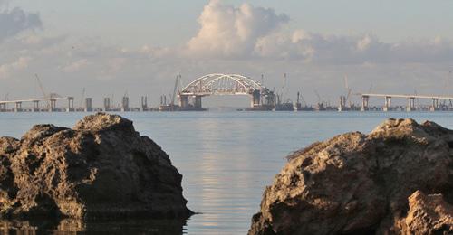 Строящийся мост в Керченском проливе. Фото: REUTERS/Pavel Rebrov