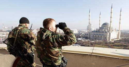 Сотрудники силовых структур. Грозный. Фото: REUTERS/Eduard Korniyenko 