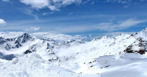 Кавказские горы с высоты 3500 м. Фото Анны Черныш для "Кавказского узла"