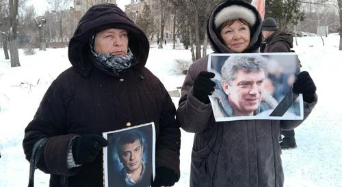 Участницы митинга в память о Борисе Немцове. Волгоград, 25 февраля 2018 года. Фото Татьяны Филимоновой для "Кавказского узла"