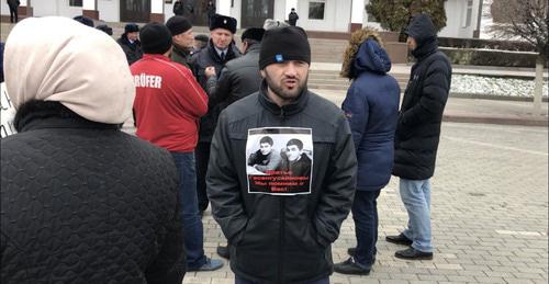 Участник митинга в поддержку Муртазали Гасангусейнова. Махачкала, 12 марта 2018 г. Фото Патимат Махмудовой для "Кавказского узла"