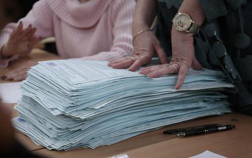 Пересчет голосов. Фото: REUTERS/Anton Vaganov