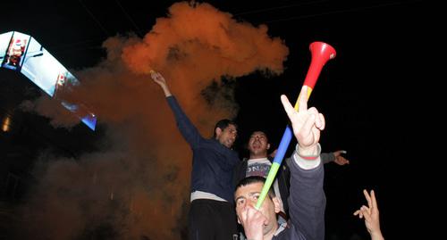 Участники акции протеста против премьерства Сержа Саргсяна перекрыли вечером 22 апреля. Фото Тиграна Петросяна для "Кавказского узла"