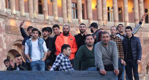 Участники протестных выступлений на площади Республиуи в Ереване 24.04.2018 Фото Тиграна Петросяна для "Кавказского узла"