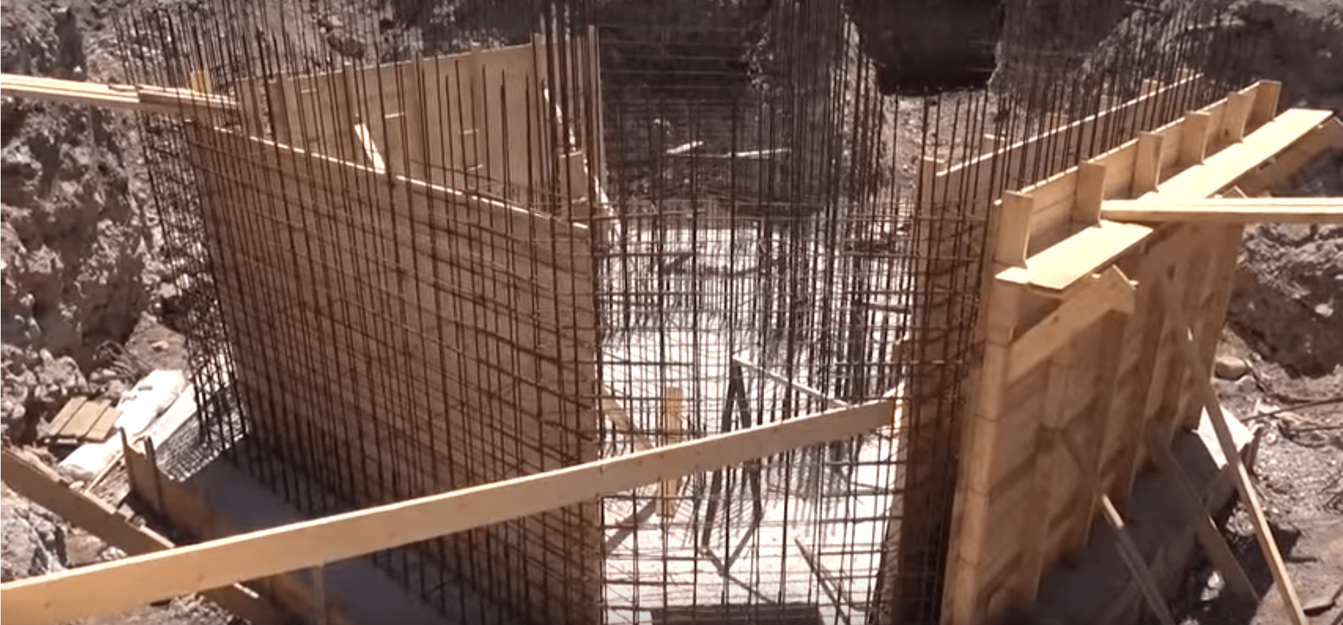 Реконструкция парка в Ереване. 18 мая 2018 года. Фото Армине Мартиросян для "Кавказского узла"