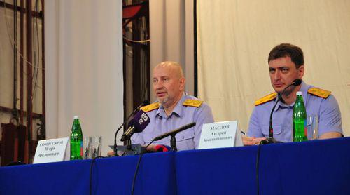 Старший помощник председателя СК РФ Игорь Комиссаров (слева) Фото пресс-службы СК РФ