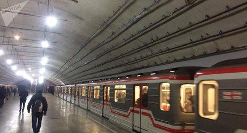 Станция метро в Тбилиси. Фото Спутник / СТРИНГЕР
 https://sputnik-georgia.com/incidents/20180604/240736305/Tbilisis-metro-paralizebulia-memanqaneebi-gaificnen.html