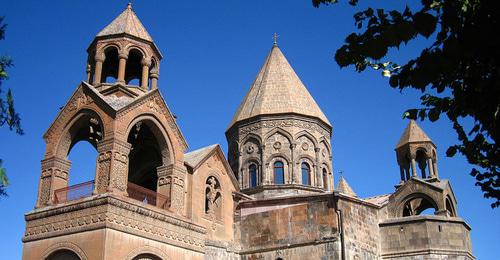 Эчмиадзинский монастырь. Фото: Butcher https://ru.wikipedia.org