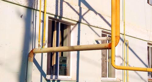 Газовая труба, подведенная к жилому дому. Фото Нины Туманойо для "Кавказского узла"