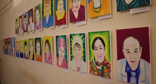 Выставка портретов погибших от COVID-19 врачей растрогала посетителей
