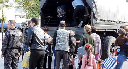 Карабахские беженцы. Фото: пресс-служба Минобороны РФ
