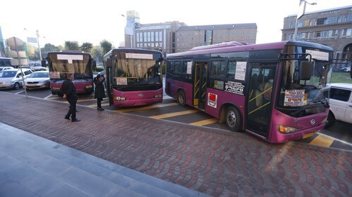 Автобусы.. Фото пресс-службы мэрии Еревана, https://www.facebook.com/YerevanCityHall