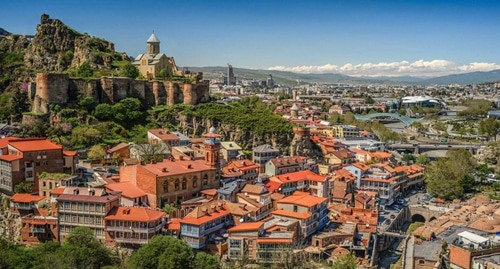 Тбилиси, фото: Andrew Levin https://ru.wikipedia.org/wiki/%D0%A2%D0%B1%D0%B8%D0%BB%D0%B8%D1%81%D0%B8