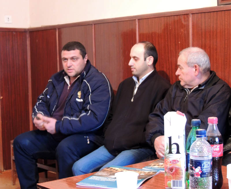 Мгер Арустамян (крайний слева), частный предприниматель. Мартуни.