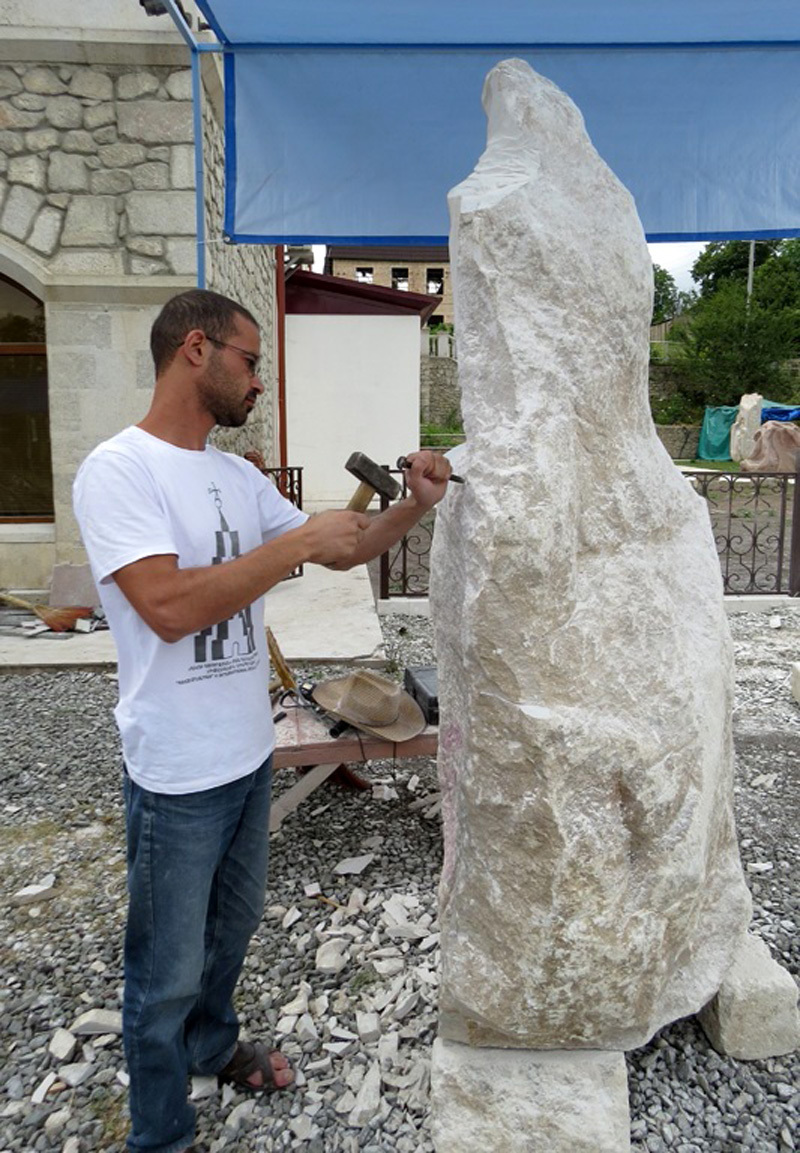 Скульптор из Армении Анания  Кочарян.