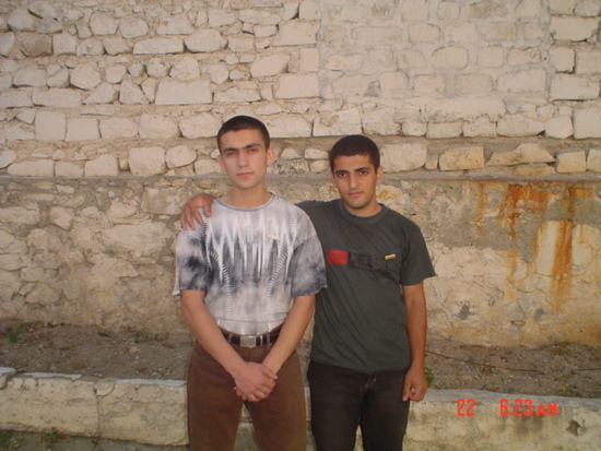 Гагик Мирзоян (баптист), на фото слева и Арег Аванесян (Св. Еговы, на фото справа) отбывают наказание в Шушинской тюрьме. 2006 год.