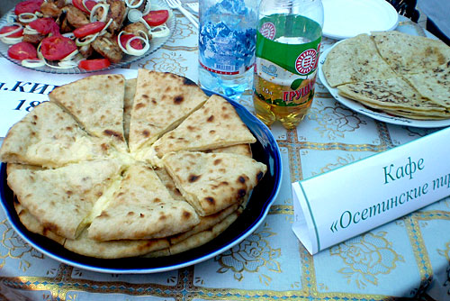 Нальчик, фестиваль национальной кухни "Кавказское гостеприимство", 1 сентября 2009 года. Фото "Кавказского Узла"