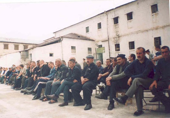Заключённые во время концерта. 2005г.