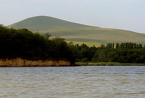 Озеро Тамбукан. Фото с сайта http://ru.wikipedia.org