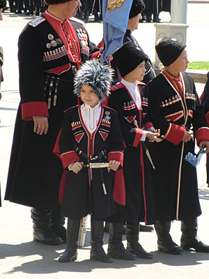 Юные участники парада. Краснодар. 24 апреля 2010 года. Фото "Кавказского Узла"