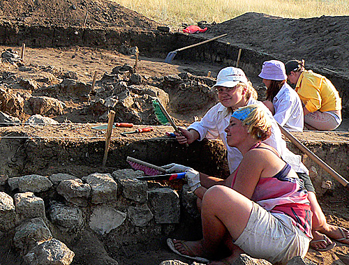 Раскопки русского квартала в прибрежной зоне Водянского городища, июль 2010 года. Фото "Кавказского узла"