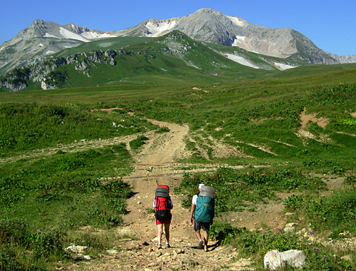 По "тропе тридцатки". Лагонакское нагорье, вид на гору Оштен, август 2010 года. Фото "Кавказского узла"