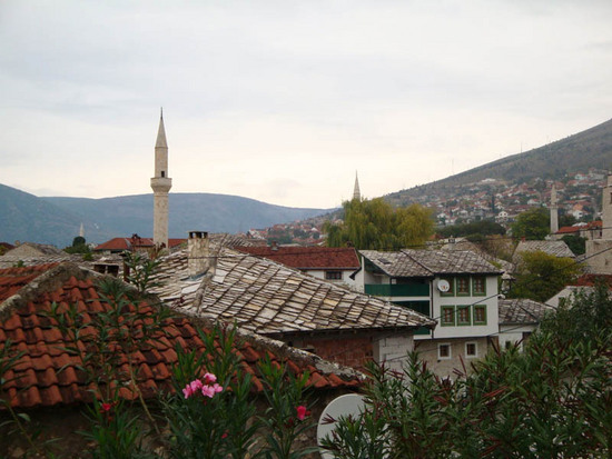 Сараево. Вид на мечеть, одну из многочисленных в городе.