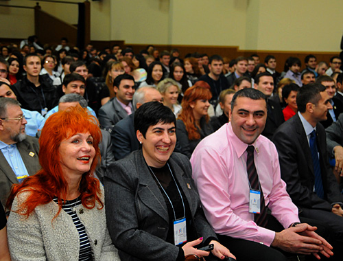 Гости и участники форума на пленарном заседании. Андрей Америков для "Кавказского узла"