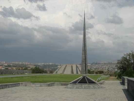 Памятник жертвам Геноцида армян в Ереване...