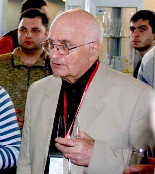 Теймураз Глонти, этнолог Алавердского монастыря, на выставке в Тбилиси 2-4 июня 2011 г. Фото "Кавказского узла"