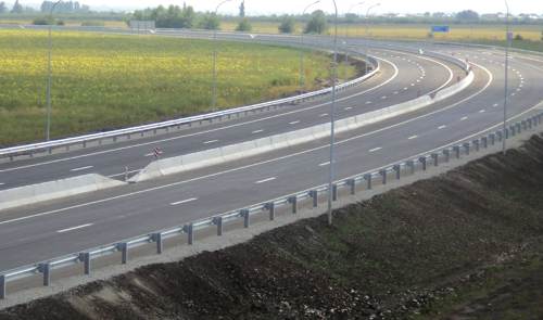 Участок автодорожного обхода Нальчика на трассе М-29 "Кавказ". Кабардино-Балкария, 1 сентября 2011 г. Фото "Кавказского узла"