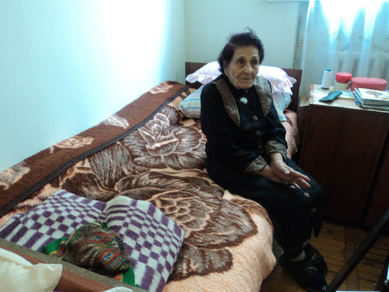 Бабушка Мария, 90 лет, беженка из Баку, одинокая...