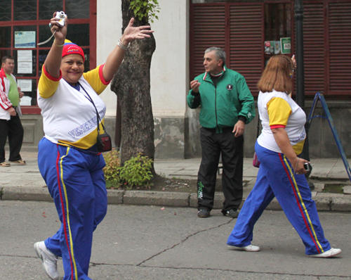 Доминистка из Венесуэлы вдень открытия VIII чемпионата мира по домино. Сухум, Абхазия, 18 октября 2011 г. Фото Анжелы Кучуберия для "Кавказского узла"