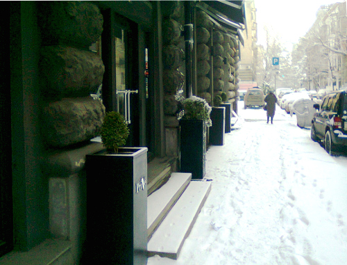 Заснеженный проспект Чавчавадзе в Тбилиси, 10 февраля 2012 г. Фото Алены Алещенко для "Кавказского узла"