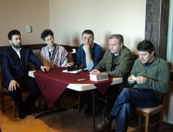 Слева на право: Арег Баяндур, Надежда Венедиктова,  Адгур Дзидзария, Бесо Хведелидзе и Дато Турашвили.