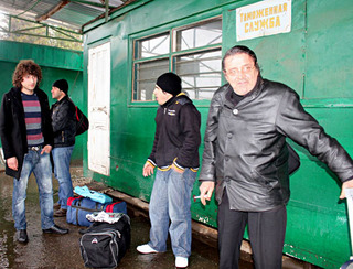 Грузинский экипаж на границе. 31 марта. Фото Анжелы Кучуберия для "Кавказского узла"