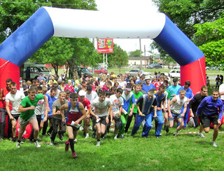 Первый старт соревнований - группа М21. Майкоп, 20 мая 2012 г. Фото Олега Чалого для "Кавказского узла"