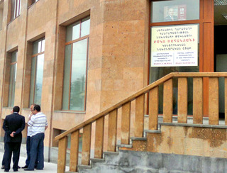 Главный предвыборный штаб кандидата в президенты Бако Саакяна. Нагорный Карабах, Степанакерт, 21 июня 2012 г. Фото Алварда Григоряна для "Кавказского узла"