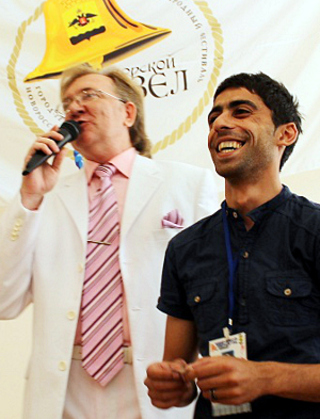 Жеребьевка очередности выступлений участников фестиваля. Определен номер Арсена Геворкяна (Грузия). Новороссийск, 29 июня 2012 г. Фото Никиты Серебрянникова для "Кавказского узла"