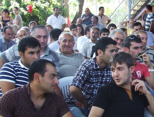 Участники гражданских слушаний в селе Текали, Грузия, 21 июля 2012 г. Фото Эдиты Бадасян для "Кавказского узла"