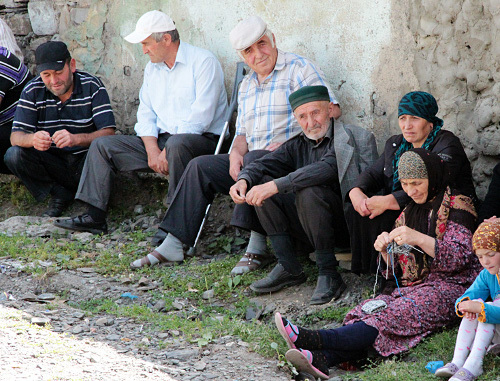 Жители села Кидеро на сходе в защиту Гаджимурада Магомедова. Дагестан, Цунтинский район, 4 августа 2012 г. Фото Ахмеда Магомедова для "Кавказского узла"