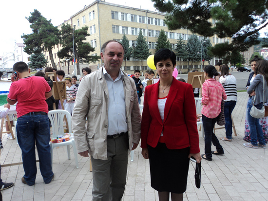Министр культуры Нарине Агабалян и известный карабахский писатель Ашот Бегларян.