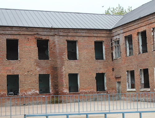 Северная Осетия, Беслан, 1 сентября 2012 г. Здание школы №1. Фото Эммы Марзоевой для "Кавказского узла"