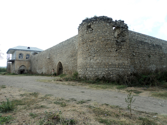 Вид на центральные ворота монастыря. Амарас.