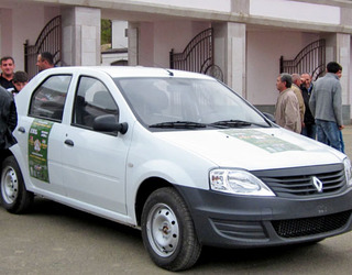 Автомобиль, который был разыгран в лотерею после футбольного матча Карабах-Абхазия. Нагорный Карабах, Степанакерт, 21 октября 2012 г. Фото Алвард Григорян для "Кавказского узла"