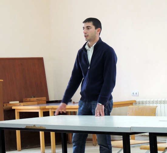 Степан Григорян, член партии от Аскерана, делится ситуацией в Карабахе.