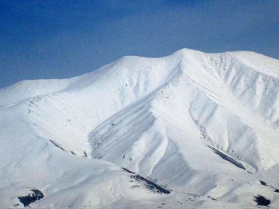 Снежные горы Армении
